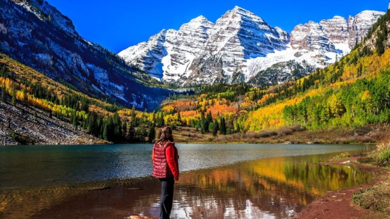 Where Mountains Meet Minds Boulder Colorado Living T-Shirt